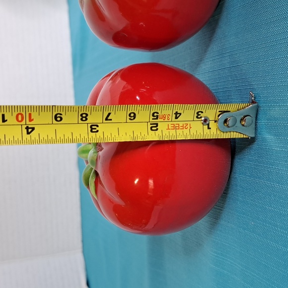 Vintage Large ceramic tomatoes 🍅 salt and pepper set - Picture 3 of 6